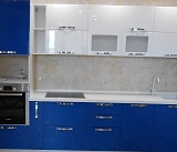 Прямая бело-синяя кухня (комбинированный цвет) с глянцевими фасадами МДФ ПВХ
