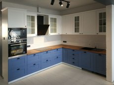 Образец комбинированной кухни с фасадами Классик - мебель комбинированный цвет
